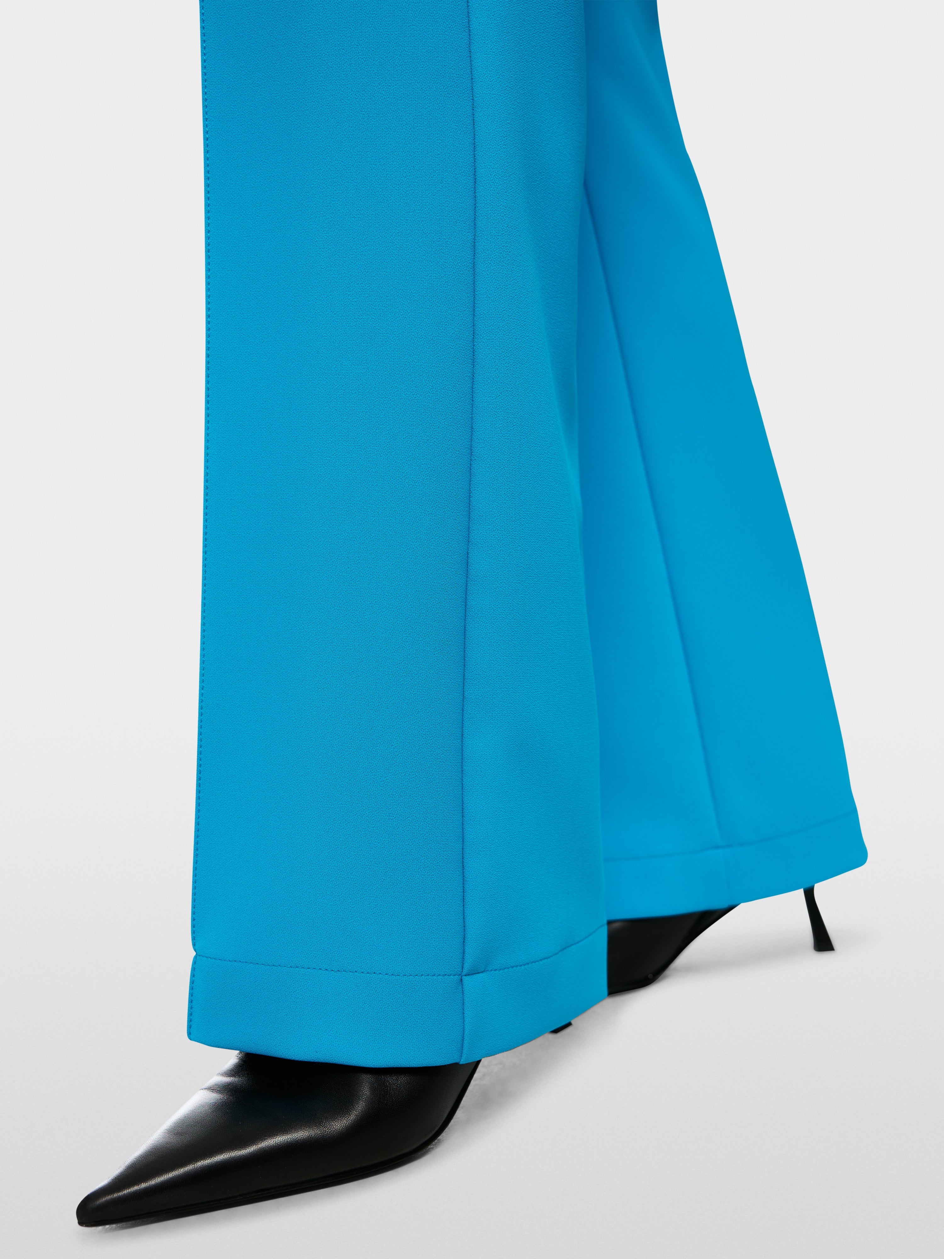 Mc - Viona Business Hose